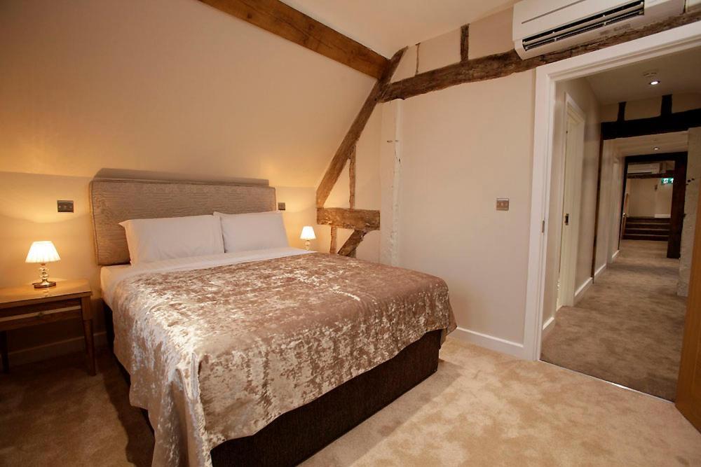 Worcester Bank House Hotel Spa & Golf; BW Premier Collection Bransford Room photo