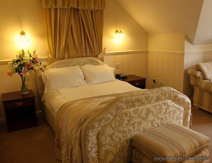 Worcester Bank House Hotel Spa & Golf; BW Premier Collection Bransford Room photo